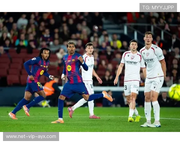 巴塞罗那—佩德里巧妙一脚分球制造全场机会